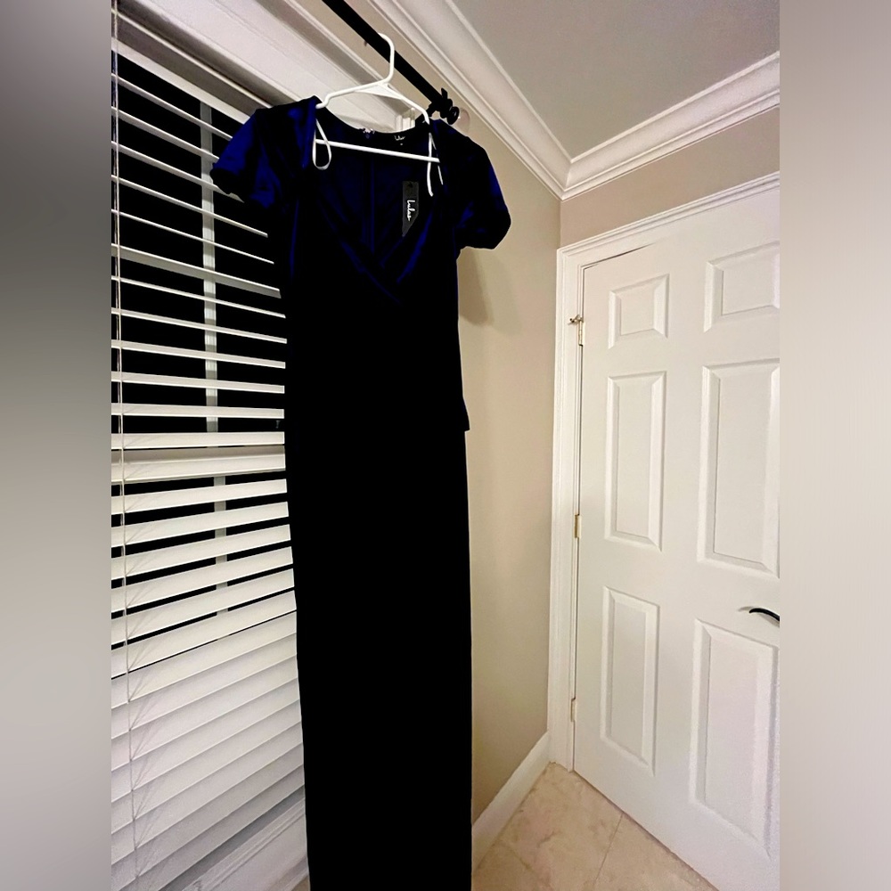 Lulus Eternal Elegance Navy Blue Velvet Short Sleeve Maxi Dress. New with tags.